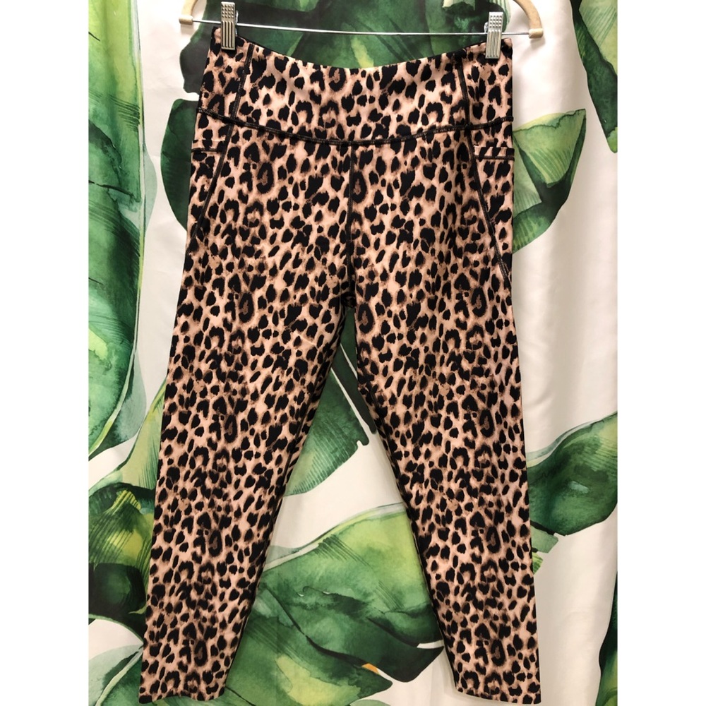 VICTORIA SPORT Total Knockout 7/8 Pocket Leggings